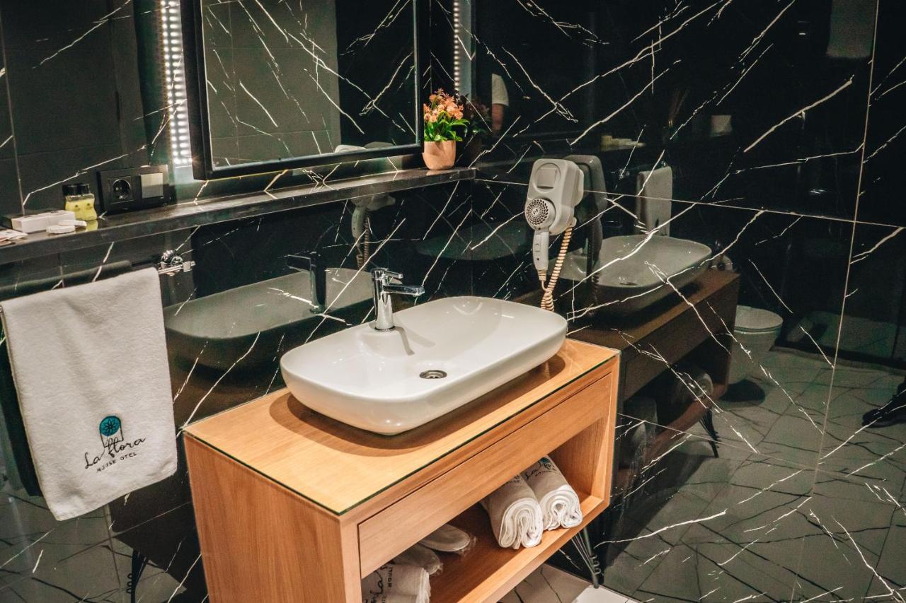 La Flora House Hotel Kocaeli Exteriör bild